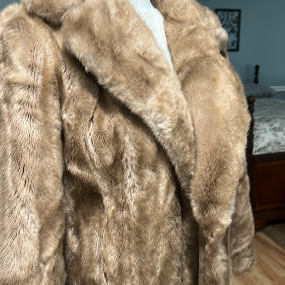 Beautiful Vintage fur coat - Picture 4 of 14